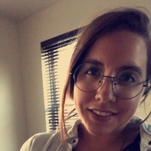 Meet your Posher, Felixia